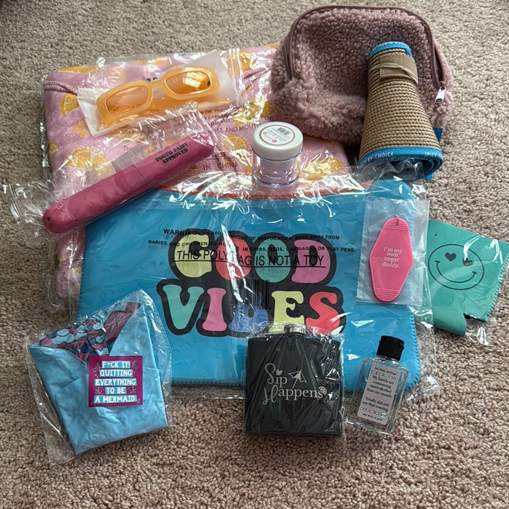 Good Vibes tropical vacay bundle!
